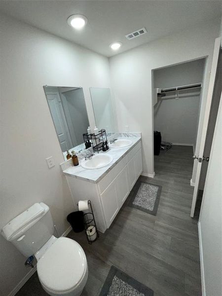 Furnished interior view inside a new home in Tolar Oaks, Tolar (Image 5).