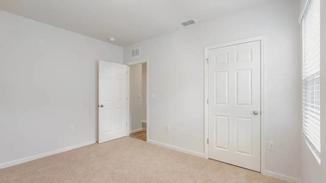 Spacious, unfurnished interior of a new home in Palm Bay, Palm Bay (Image 13).