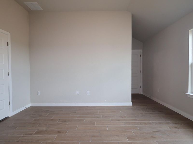 Spacious, unfurnished interior of a new home in Willow Springs, Buda (Image 11). Spacious, unfurnished interior of a new home in Willow Springs, Buda (Image 11).