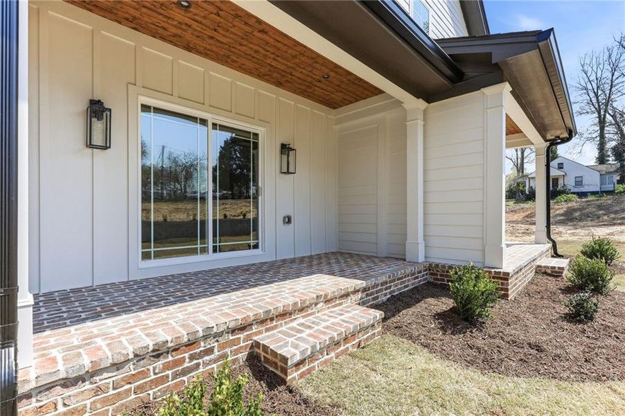 Exterior details and patio area of a home in , Gainesville (Image 4).