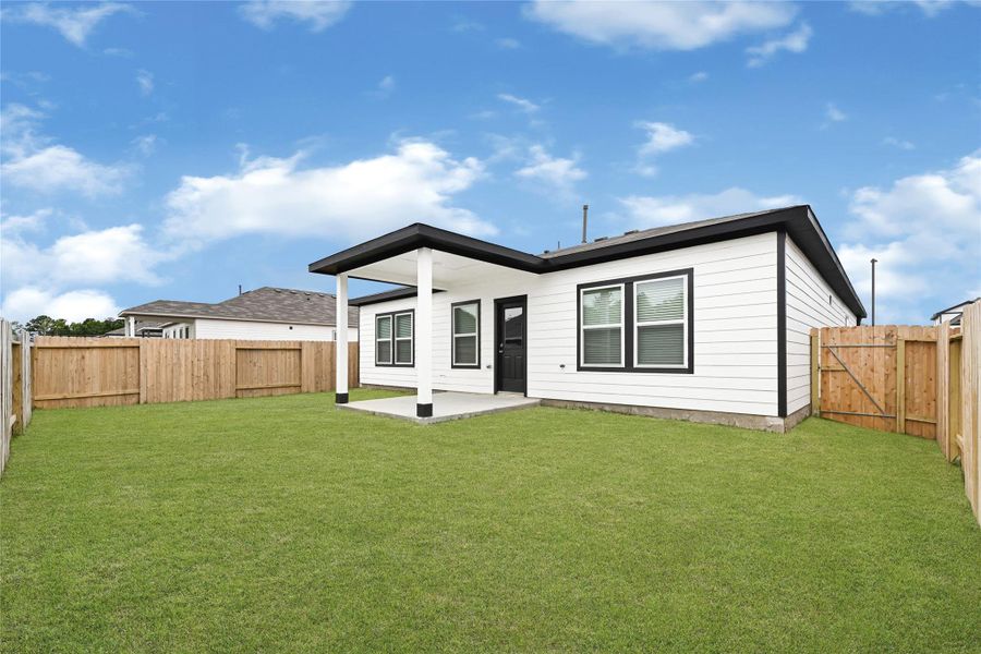 Spacious back yard!