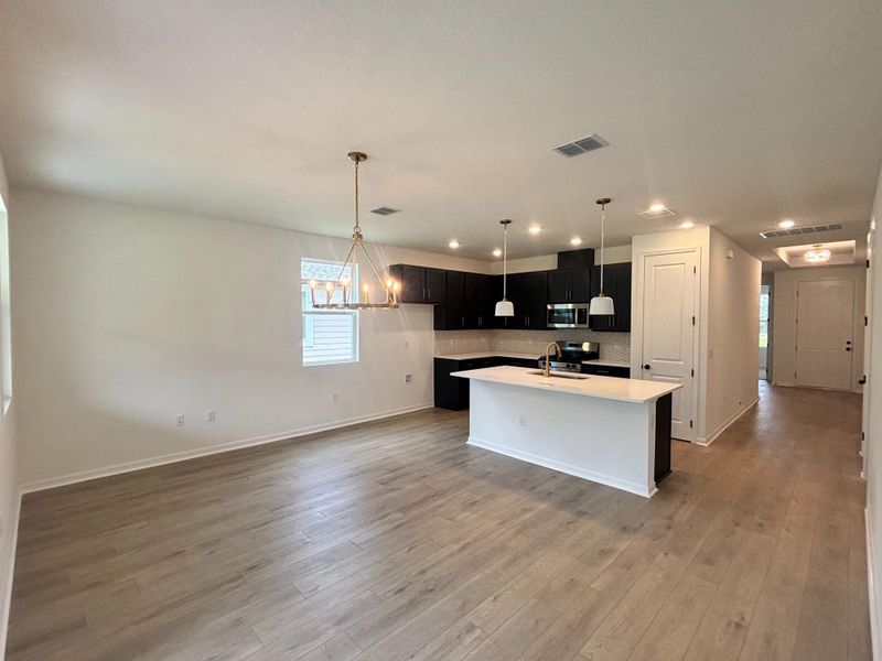 Kitchen/Dining Kitchen/Dining