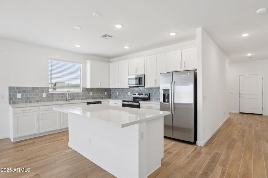 8-web-or-mls-W Camino de Oro-S2409-008