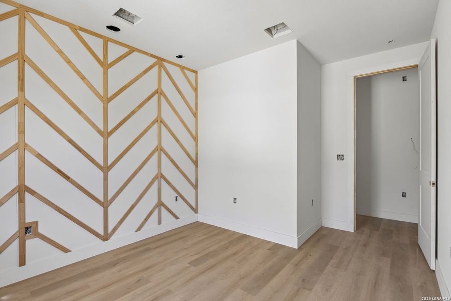 Spacious, unfurnished interior of a new home in , Horseshoe Bay (Image 30).