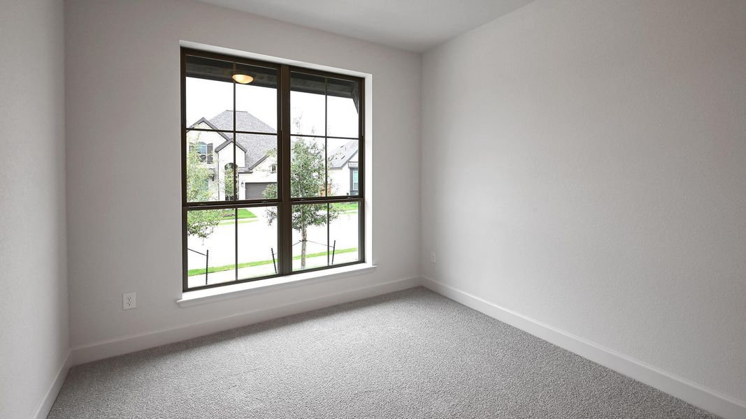 Spacious, unfurnished interior of a new home in 6 Creeks, Kyle (Image 7).