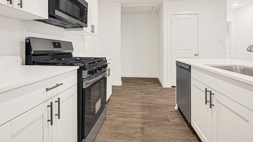 Furnished interior view inside a new home in Milo Farms, Rosenberg (Image 9).