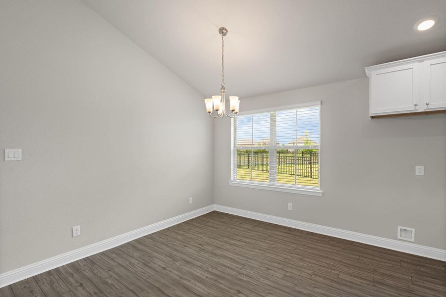 Spacious, unfurnished interior of a new home in Sunterra, Katy (Image 16).