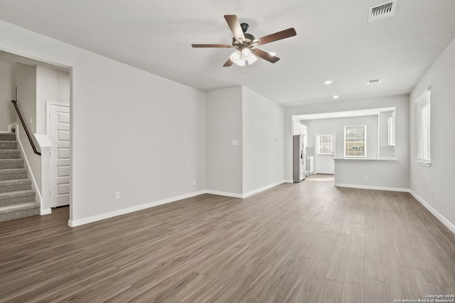 Spacious, unfurnished interior of a new home in Swenson Heights, Seguin (Image 17).