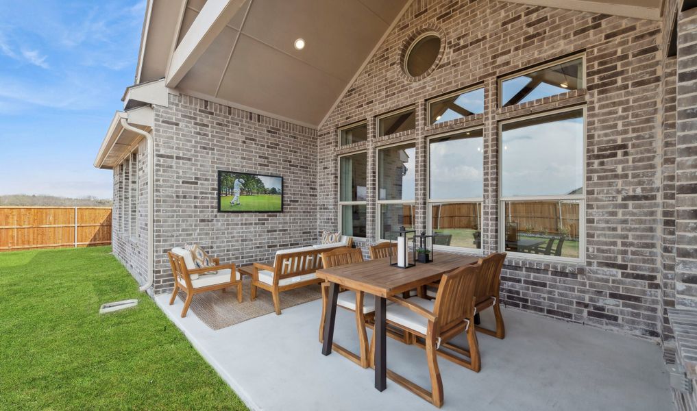 Covered patio for entertaining