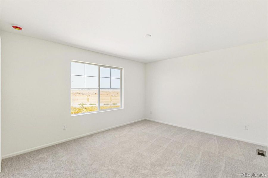 Spacious, unfurnished interior of a new home in , Aurora (Image 11).