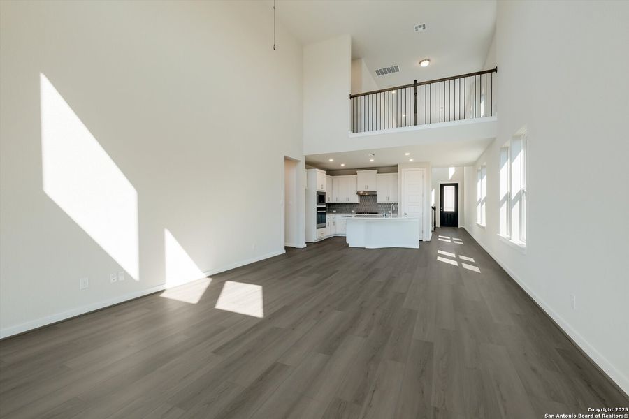 Spacious, unfurnished interior of a new home in Foxbrook, Schertz (Image 26).