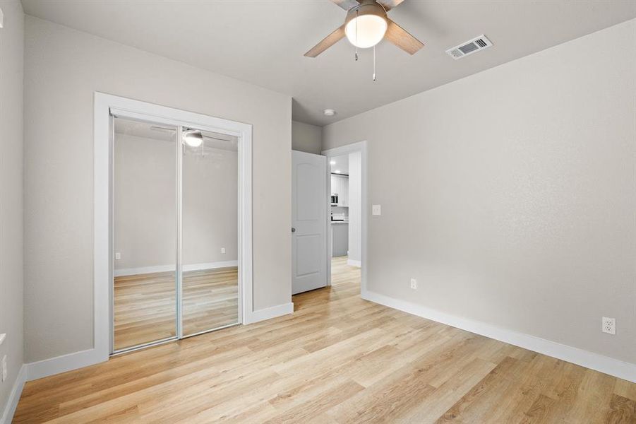 Spacious, unfurnished interior of a new home in , Alvarado (Image 11).