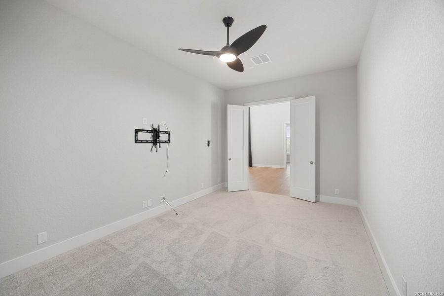 Spacious, unfurnished interior of a new home in Ventana, Bulverde (Image 42).