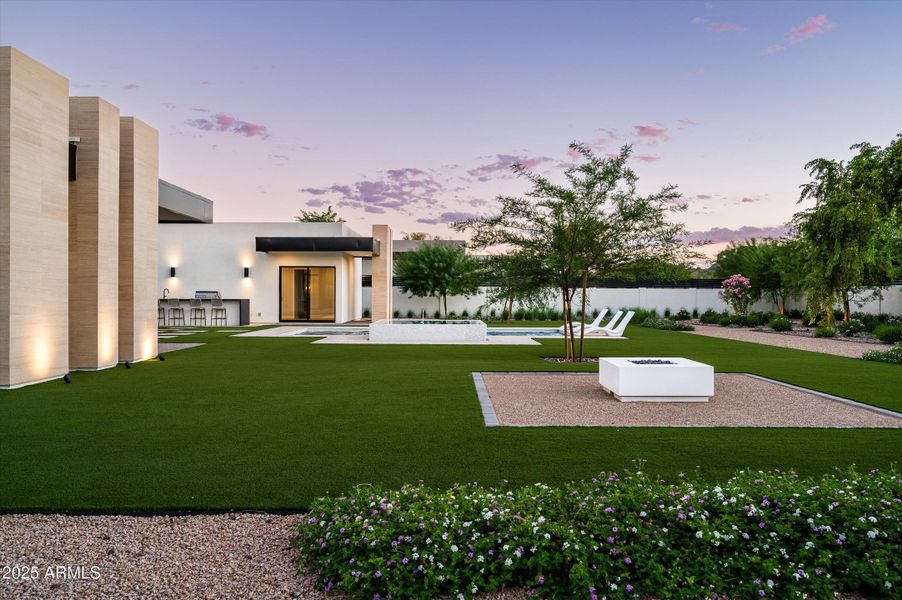 09-Twilight10220N66thSt-9