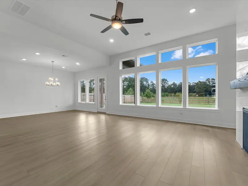Spacious, unfurnished interior of a new home in Clopton Farms, Montgomery (Image 13).