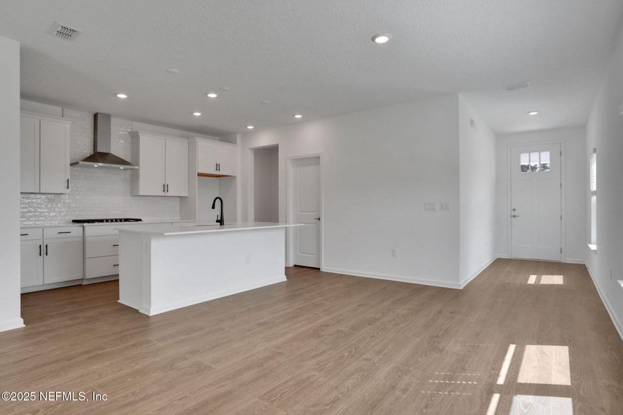 Spacious, unfurnished interior of a new home in Jennings Farm, Middleburg (Image 32). Spacious, unfurnished interior of a new home in Jennings Farm, Middleburg (Image 32).