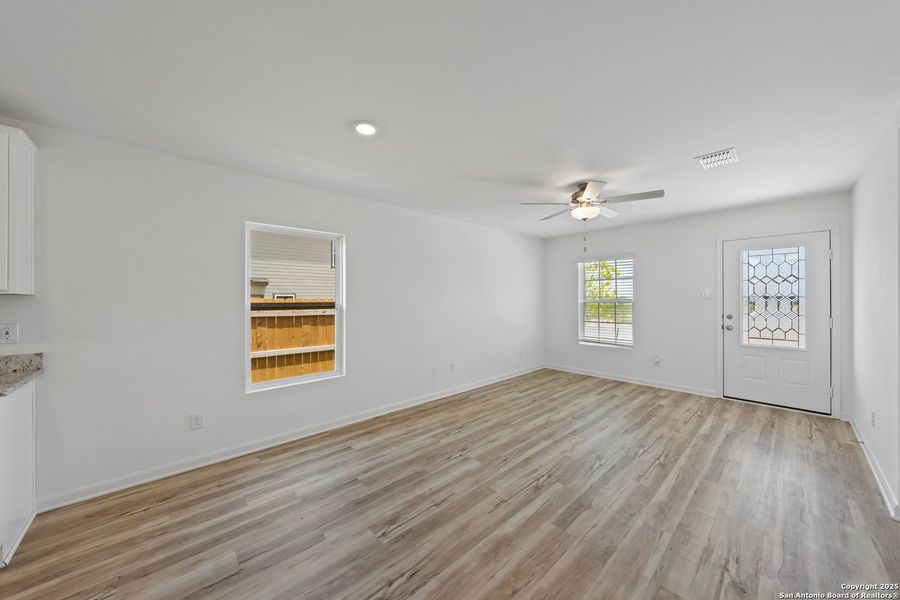 Spacious, unfurnished interior of a new home in Blue Wing, San Antonio (Image 13). Spacious, unfurnished interior of a new home in Blue Wing, San Antonio (Image 13).