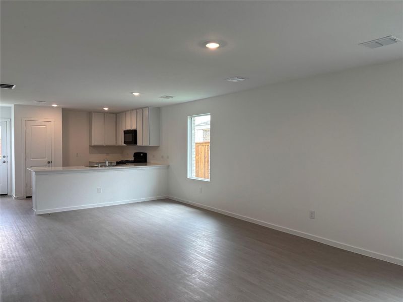 Spacious, unfurnished interior of a new home in Esperanza, Richmond (Image 17). Spacious, unfurnished interior of a new home in Esperanza, Richmond (Image 17).