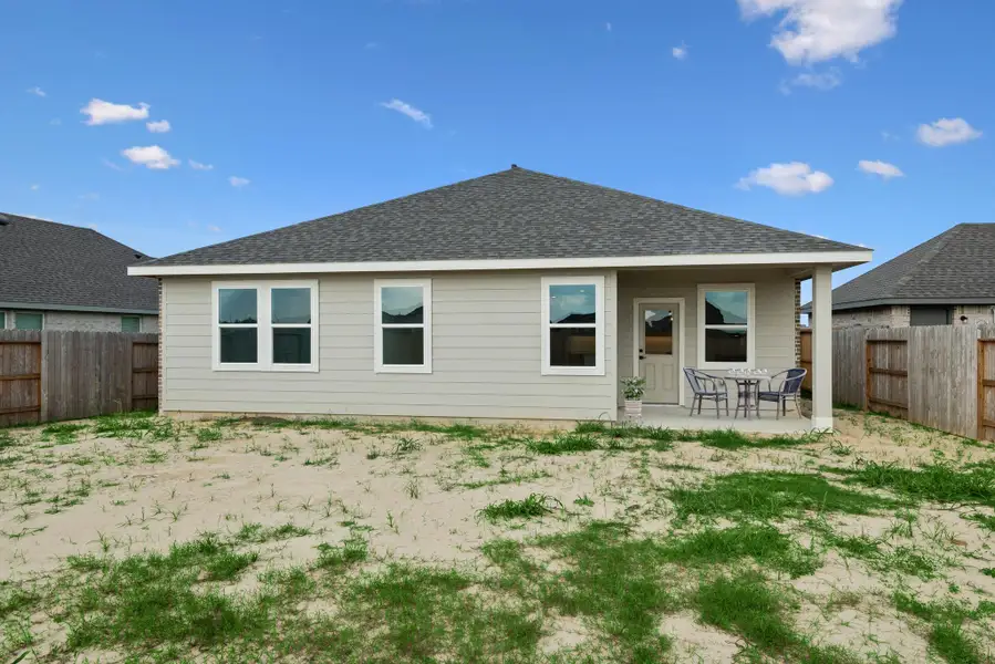 Amazing backyard with covered patio!
