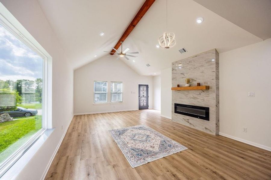 Spacious, unfurnished interior of a new home in , Woodway (Image 13).