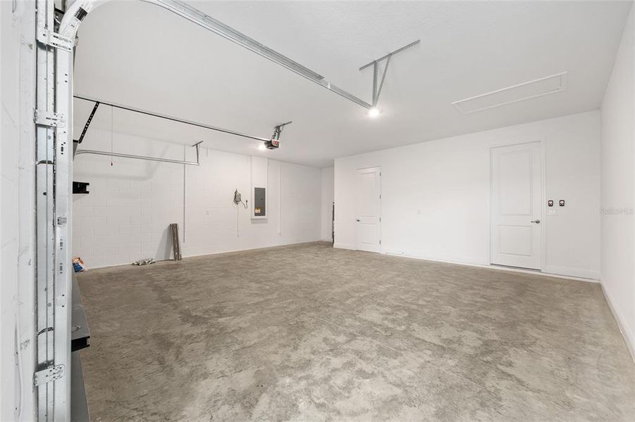 Spacious, unfurnished interior of a new home in , Ocala (Image 27). Spacious, unfurnished interior of a new home in , Ocala (Image 27).