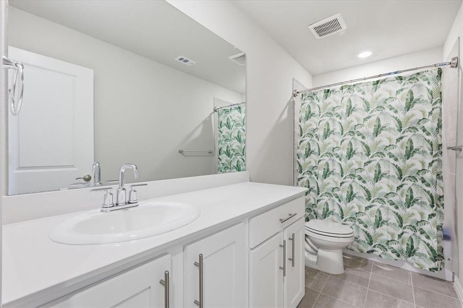 Furnished interior view inside a new home in Stonehaven, Seagoville (Image 37).