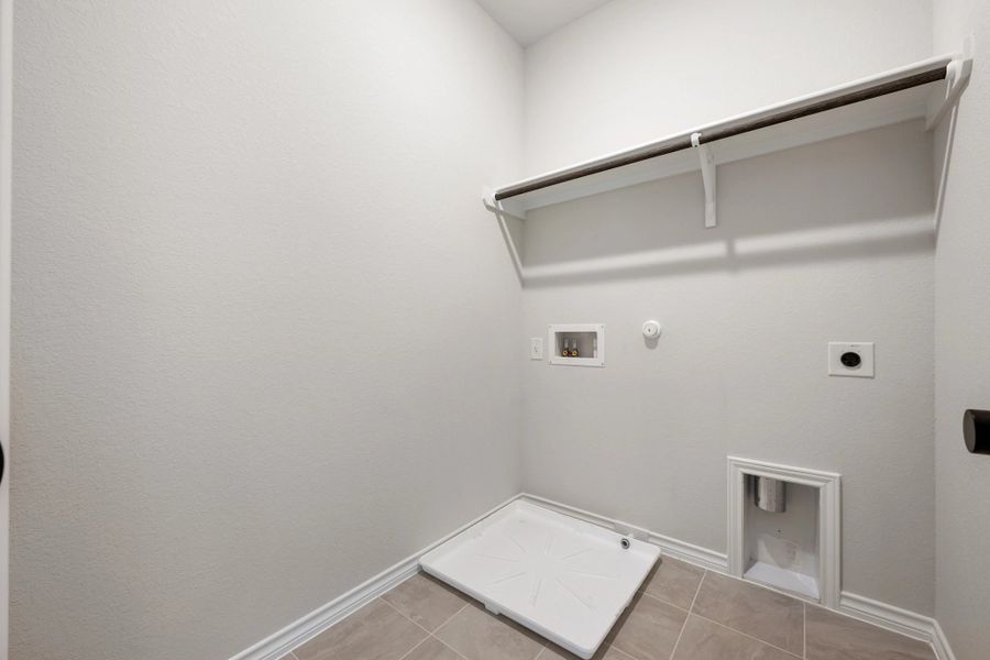 Spacious, unfurnished interior of a new home in The Homestead at Lariat, Liberty Hill (Image 55).