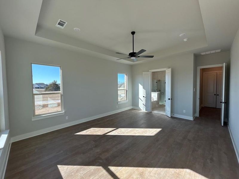 Spacious, unfurnished interior of a new home in Creekview Addition, Van Alstyne (Image 12).