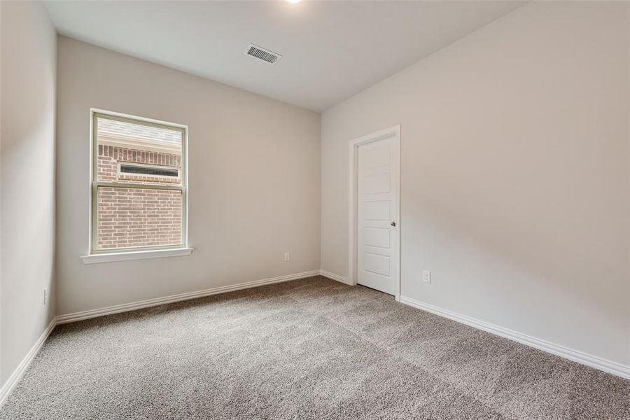 Spacious, unfurnished interior of a new home in Spiritas Ranch, Little Elm (Image 31).