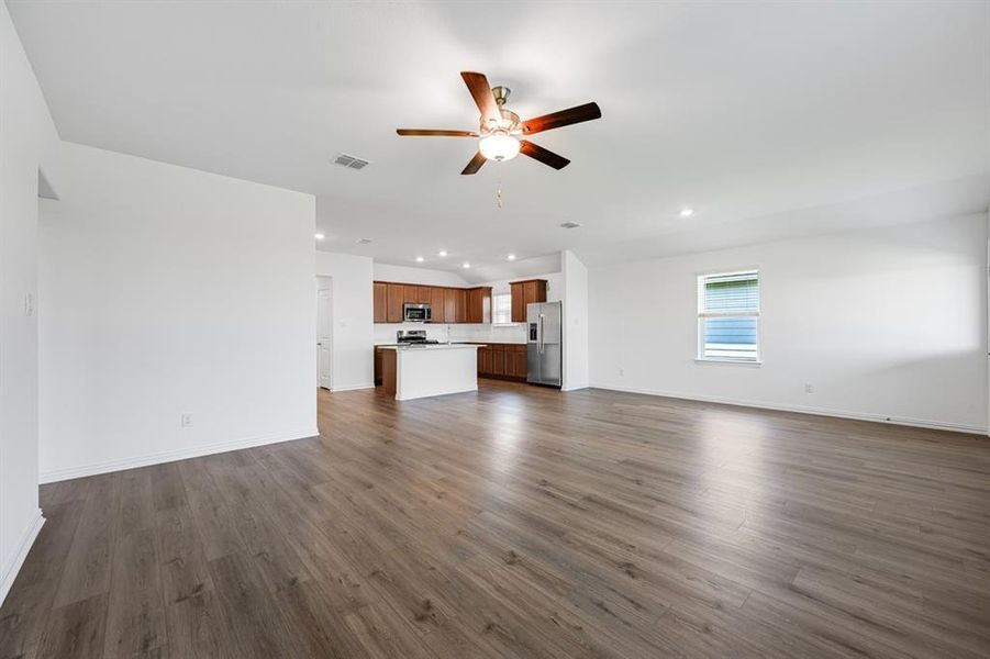 Spacious, unfurnished interior of a new home in River Ridge, Crandall (Image 23). Spacious, unfurnished interior of a new home in River Ridge, Crandall (Image 23).