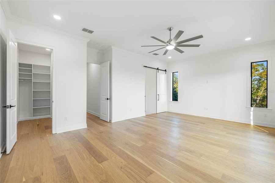 Spacious, unfurnished interior of a new home in , Tampa (Image 24).