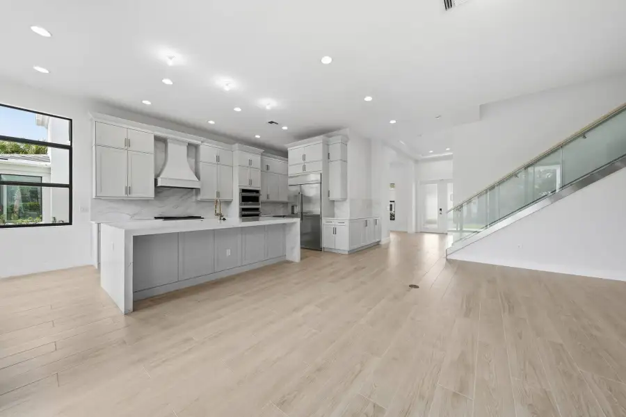 Great Room & Kitchen Great Room & Kitchen