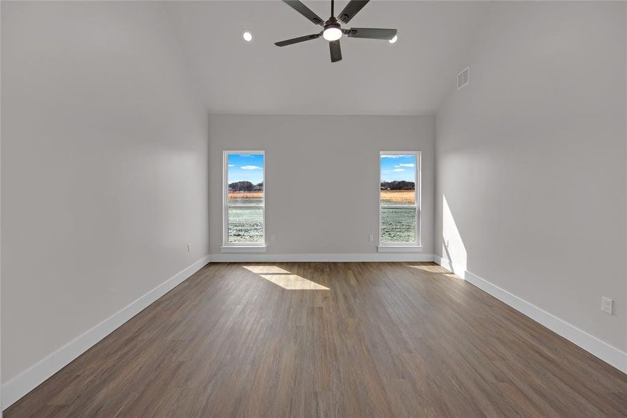 Spacious, unfurnished interior of a new home in , Rio Vista (Image 12).
