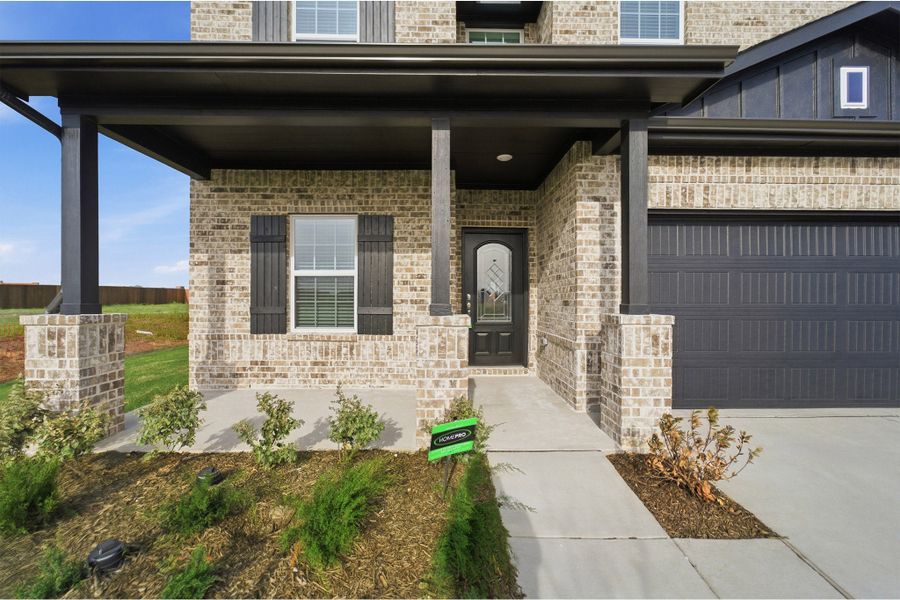 Exterior details and patio area of a home in Saddlebrook Estates, Waxahachie (Image 3). Exterior details and patio area of a home in Saddlebrook Estates, Waxahachie (Image 3).