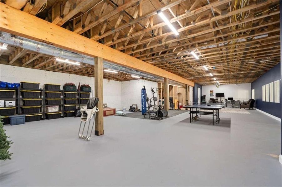 Community amenities in , Whitesburg (Image 48).