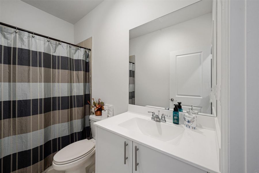 Furnished interior view inside a new home in , Homestead (Image 23).