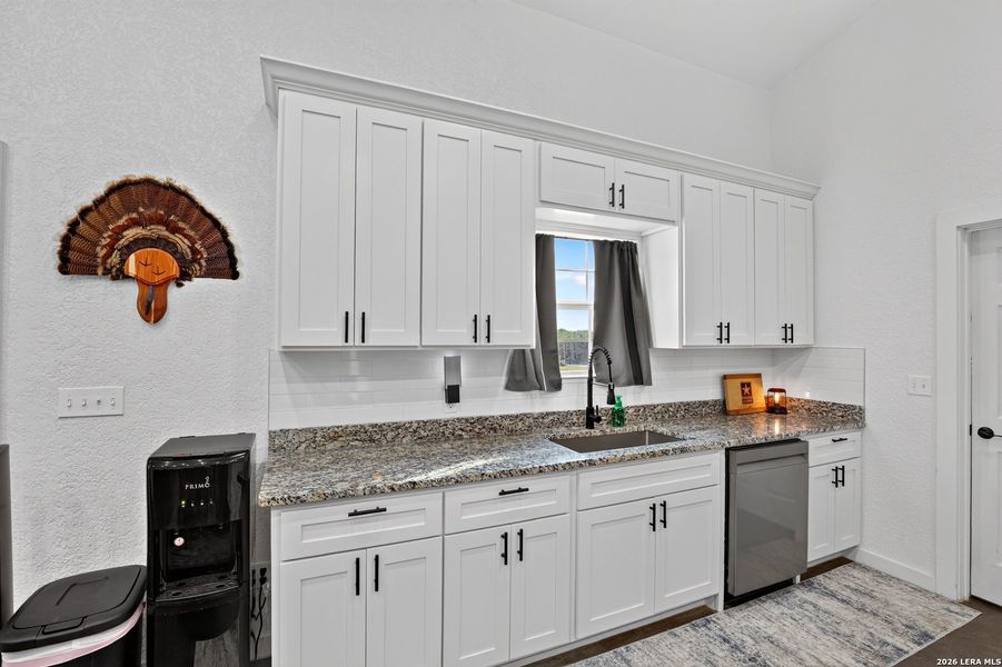 Furnished interior view inside a new home in , Kenedy (Image 11).