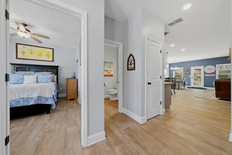 Furnished interior view inside a new home in , Villa Rica (Image 9).