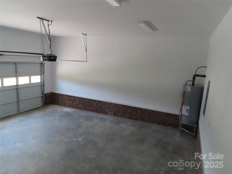 Spacious, unfurnished interior of a new home in , Rock Hill (Image 13).