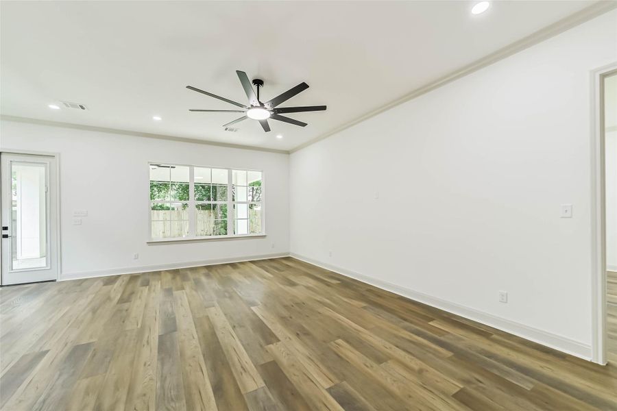 Spacious, unfurnished interior of a new home in , Tomball (Image 41). Spacious, unfurnished interior of a new home in , Tomball (Image 41).