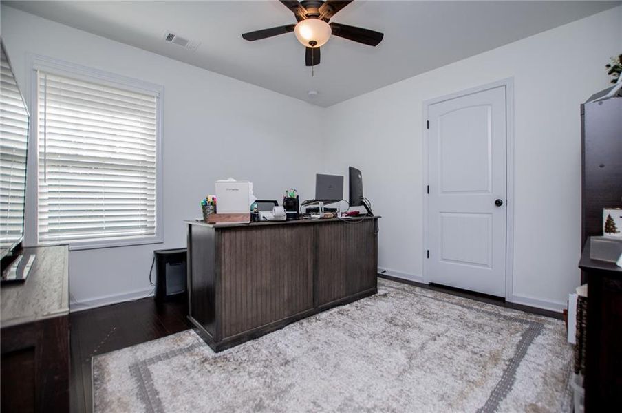 Furnished interior view inside a new home in , Villa Rica (Image 39). Furnished interior view inside a new home in , Villa Rica (Image 39).