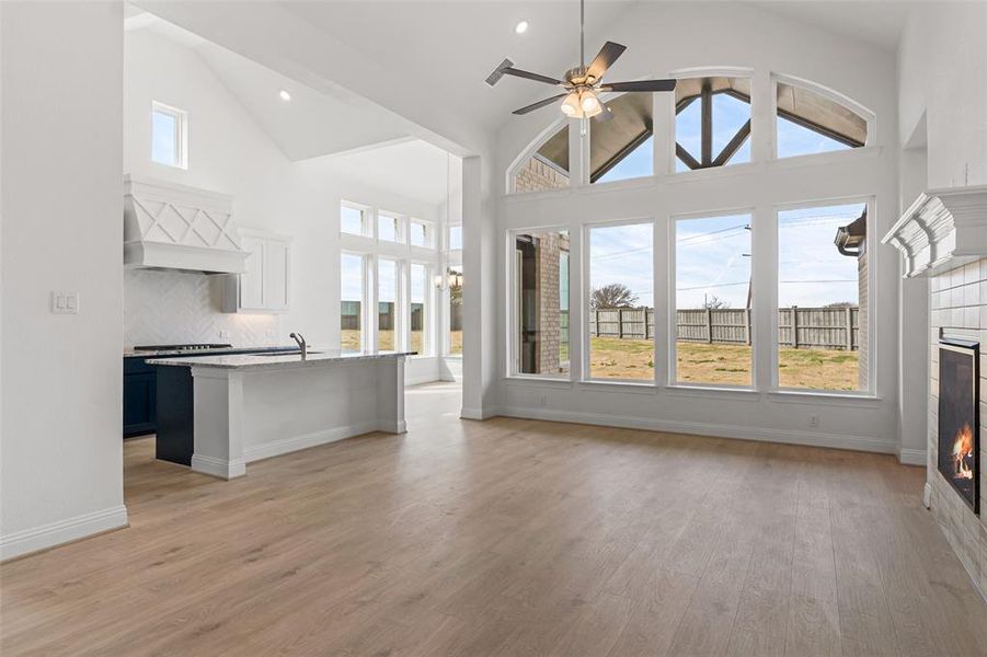 Spacious, unfurnished interior of a new home in , Venus (Image 33). Spacious, unfurnished interior of a new home in , Venus (Image 33).