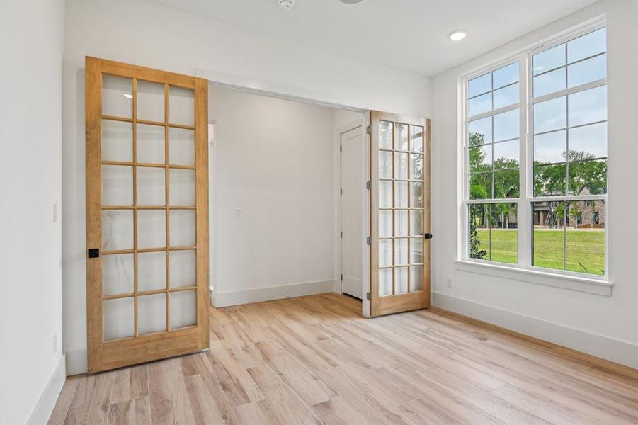 Spacious, unfurnished interior of a new home in , Burleson (Image 23).