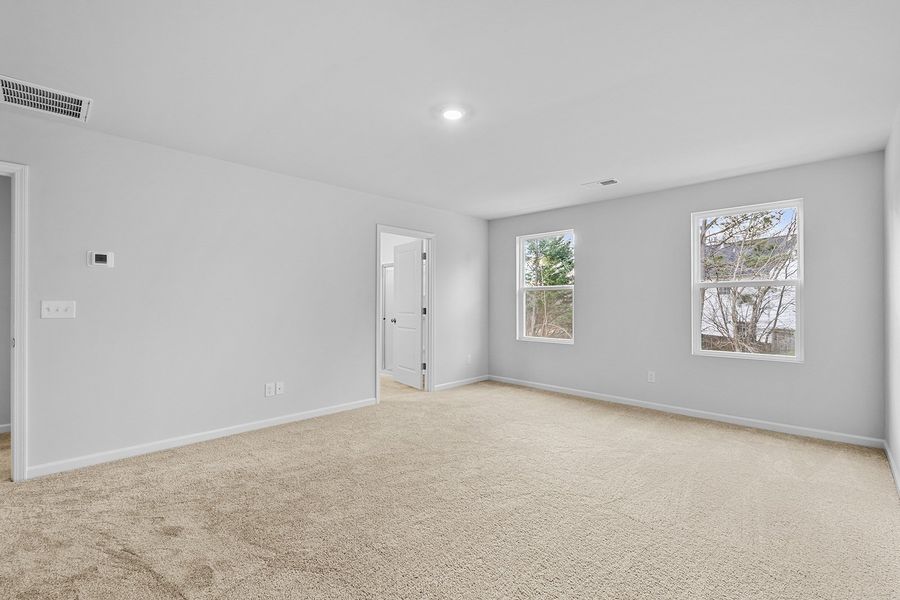 Spacious, unfurnished interior of a new home in Bell West, Kernersville (Image 25).