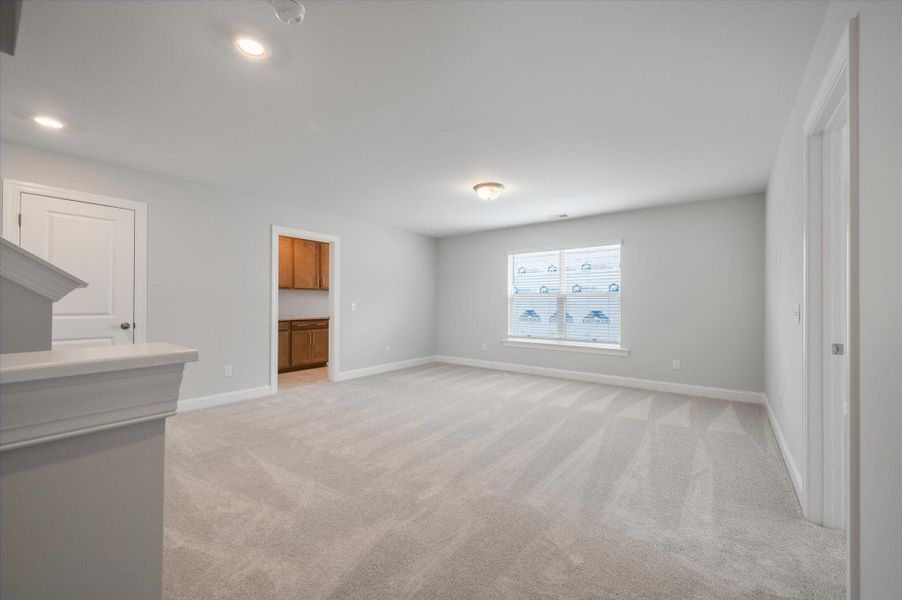 Spacious, unfurnished interior of a new home in Parker's Preserve, Ridgeville (Image 22).
