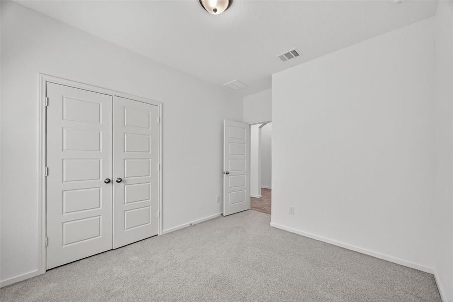 Spacious, unfurnished interior of a new home in Rollingbrook Estates, Baytown (Image 20).