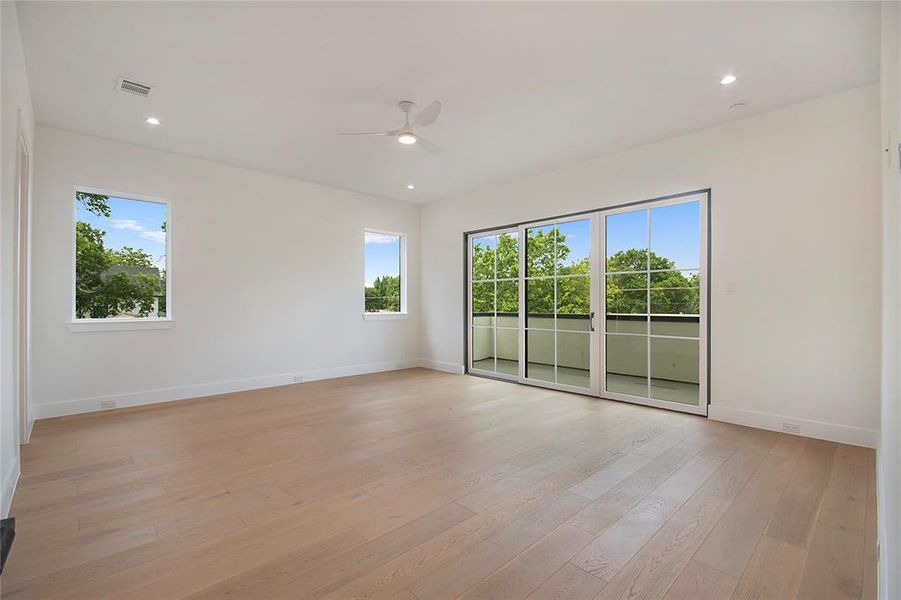 Spacious, unfurnished interior of a new home in , Dallas (Image 22).