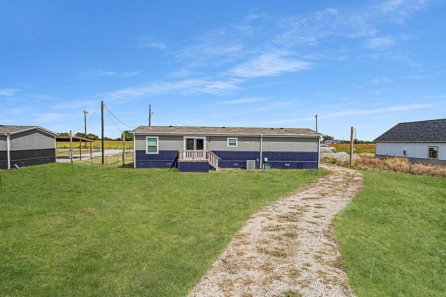 Exterior details and patio area of a home in , Sherman (Image 23).