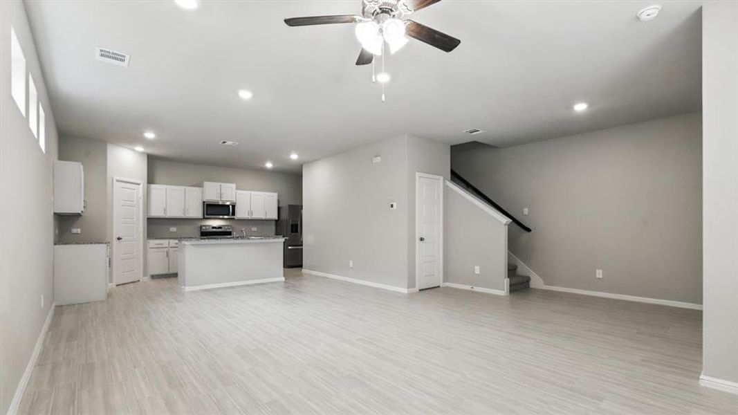 Spacious, unfurnished interior of a new home in Orchard Village, Fort Worth (Image 22).