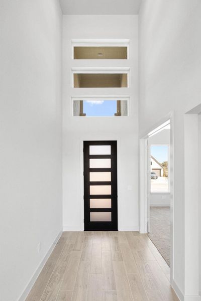 Spacious, unfurnished interior of a new home in Nolina, Georgetown (Image 23).